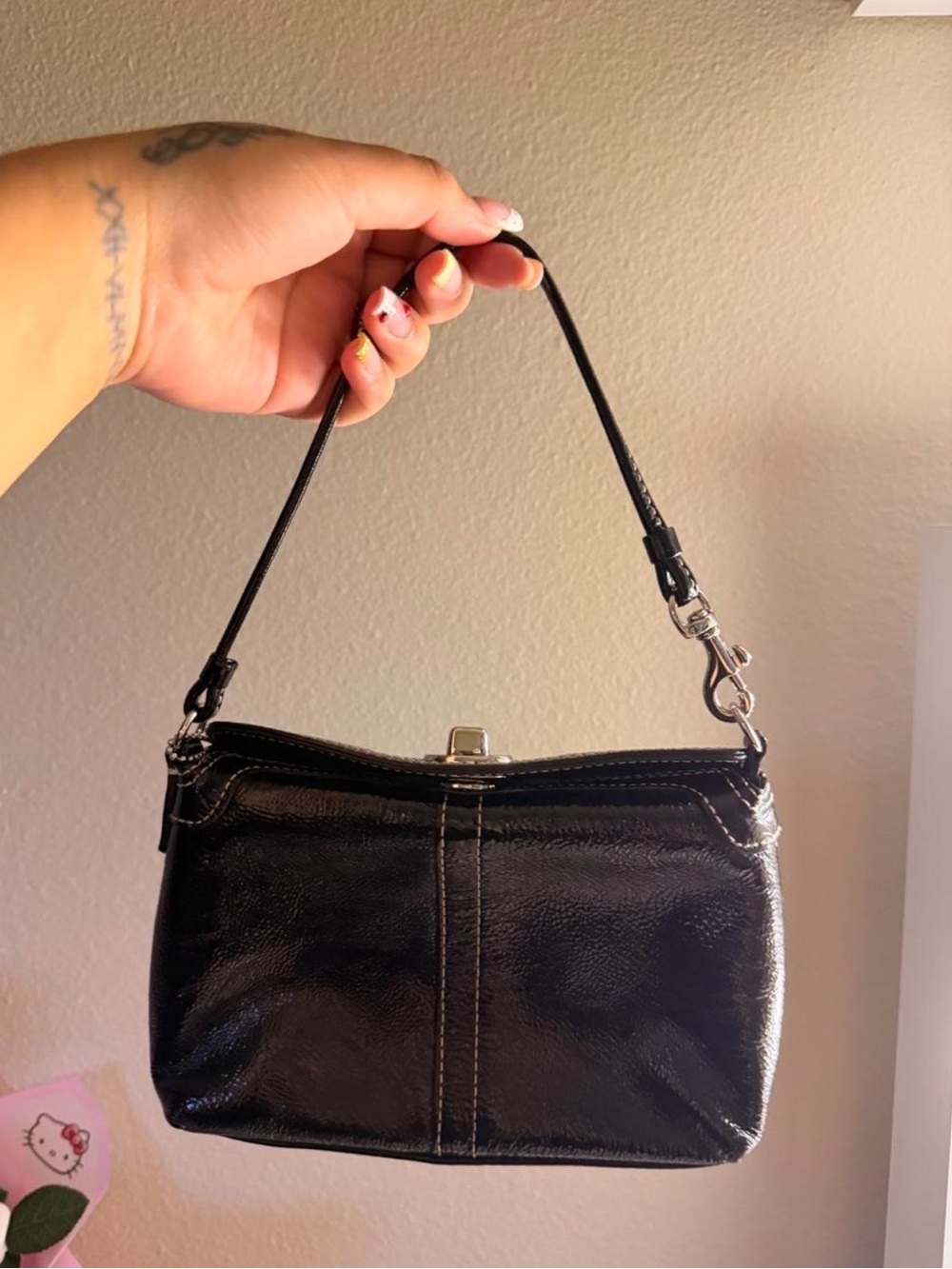 Vintage Coach turnlock wristlet Y2K black Patent Leather - Picture 2 of 2